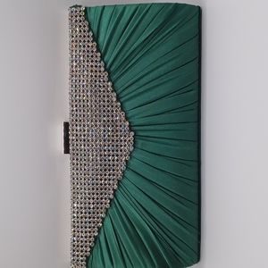 Satin and bling emerald green clutch 👛